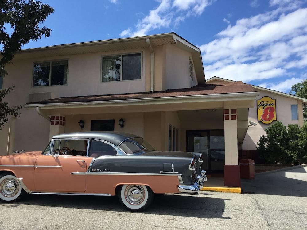 Super 8 By Wyndham Newburgh/West Point Stewart Intl Airport Motel Exterior photo