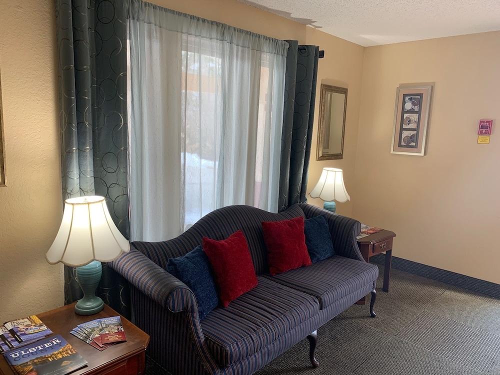 Super 8 By Wyndham Newburgh/West Point Stewart Intl Airport Motel Exterior photo