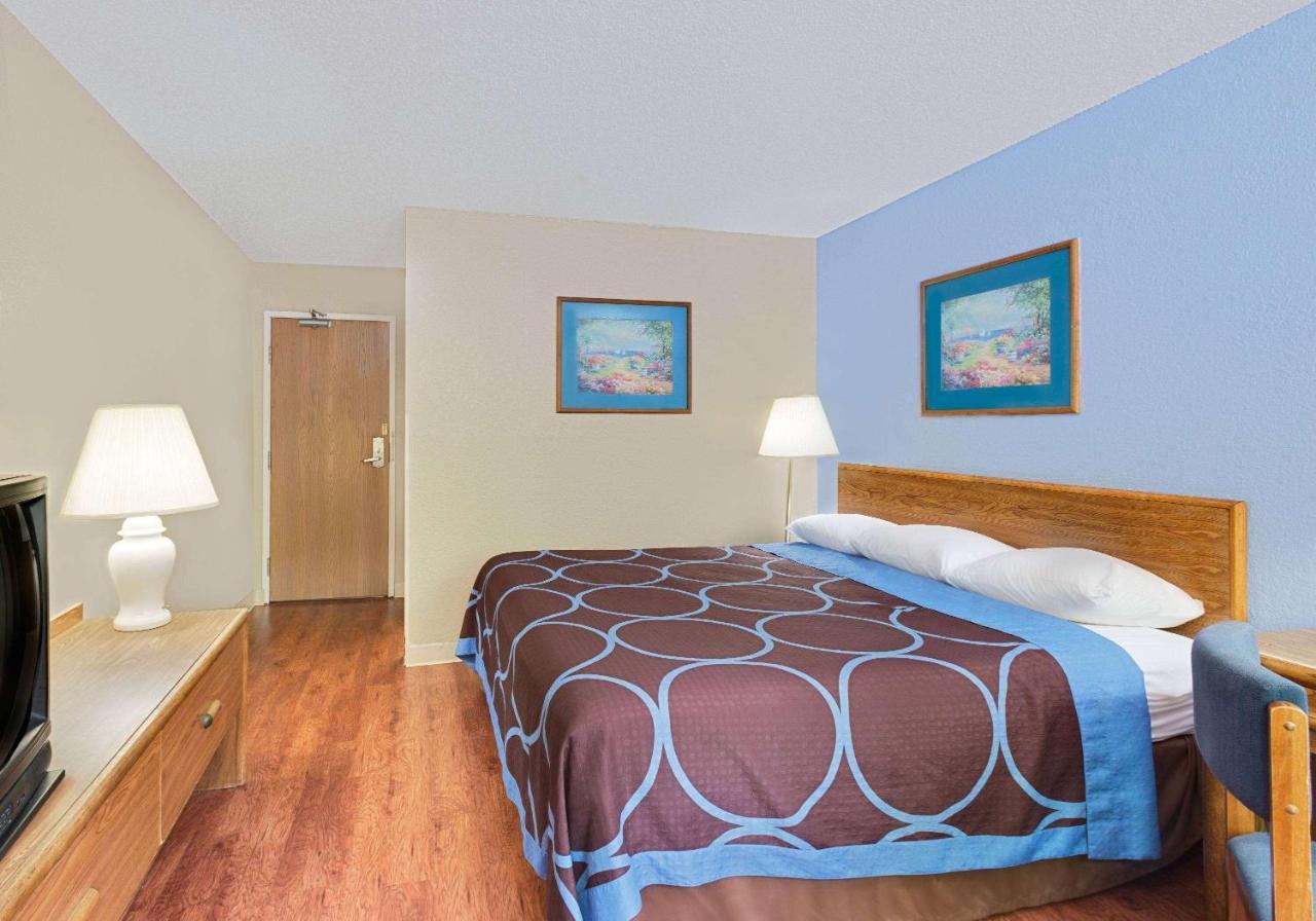 Super 8 By Wyndham Newburgh/West Point Stewart Intl Airport Motel Exterior photo