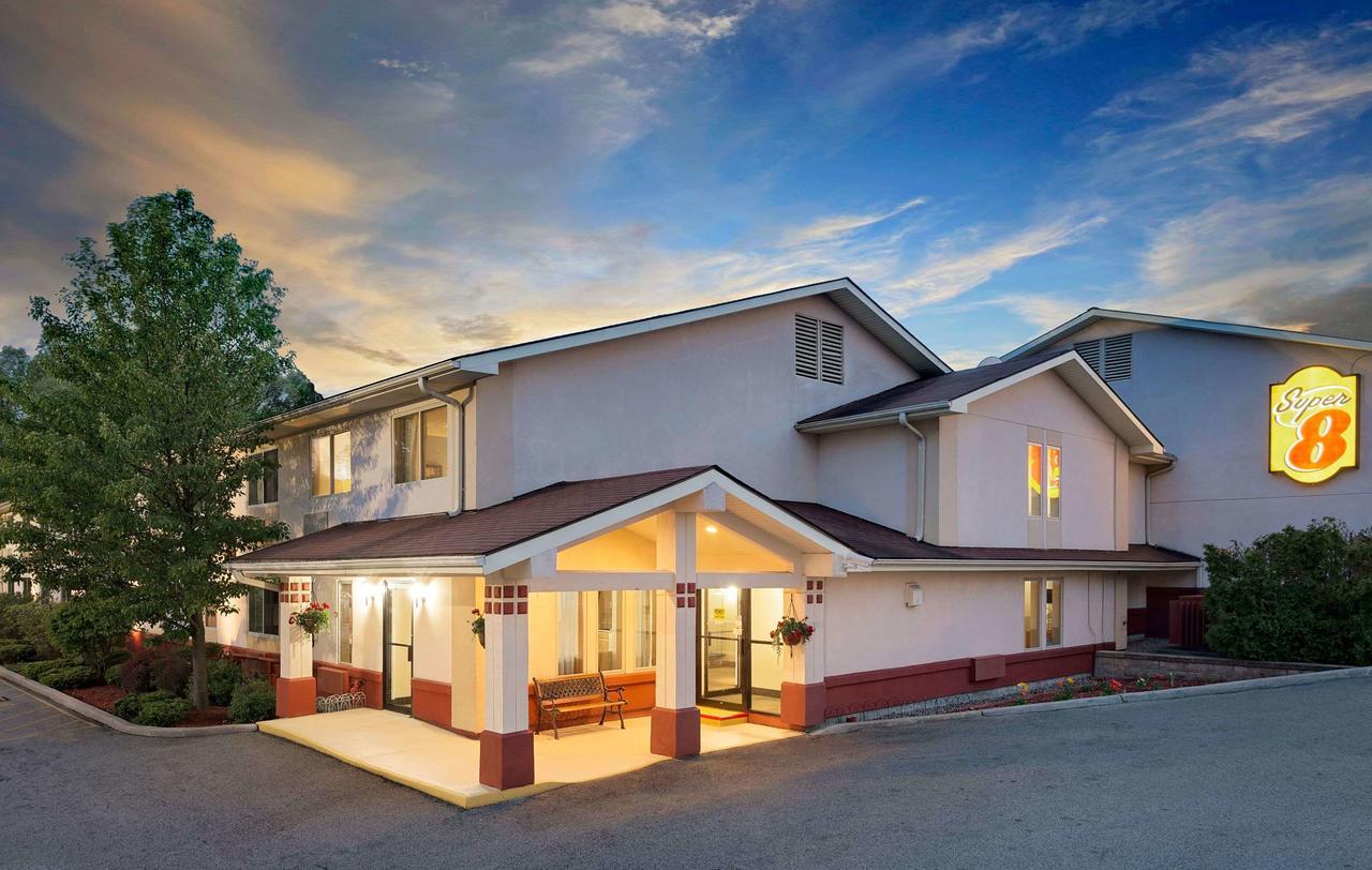 Super 8 By Wyndham Newburgh/West Point Stewart Intl Airport Motel Exterior photo